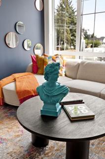 3bd Cozy Retreat, Steps from It All -Corner - 0