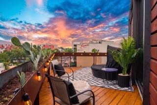 2BR Designer Condo on Trendy East 11th St, Downtown Austin - 2