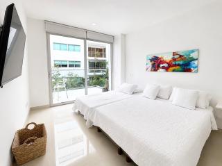 Apartamentos con acceso directo a la playa en Morros 3 - 4