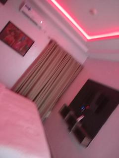 Royal Vantage Hotel - 3