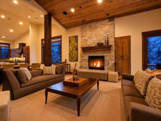Deer Valley Luxury Lodge with Free Shuttle, Hot Tub, Games - 4