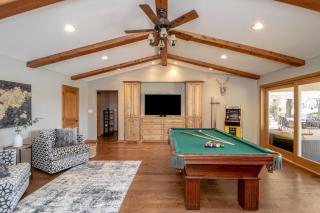 Lakefront House with Hot Tub Dock Game Room - 7