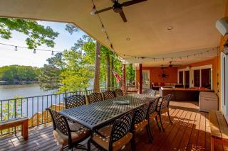 Lakefront House with Hot Tub Dock Game Room - 5