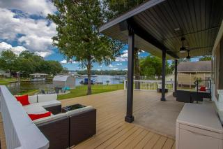 Lakefront Escape Private Hot Tub Theater & - 4