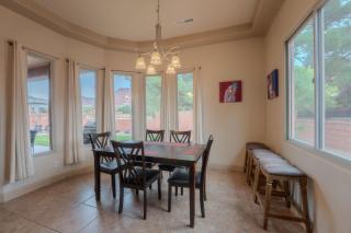 Spirit of the Rock Large Vacation Home in Kanab - Kanab - 2