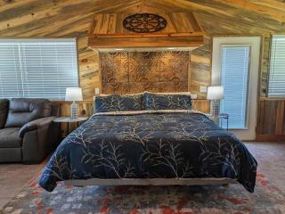 Lakeside Chalet w Game Room & Private Boat Slip - 4