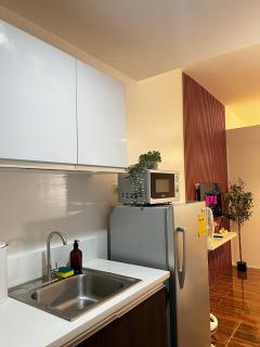 Central Makati City View with Fast WiFi and Netflix - 6