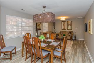 Indulge yourself at The Ivy- 3 bdrm in Downtown LR - 5