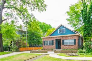 Indulge yourself at The Ivy- 3 bdrm in Downtown LR - 1