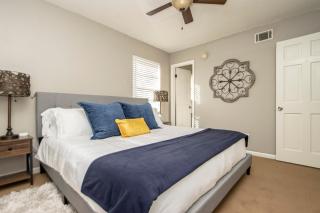 Hillcrest Apt with King Bed & Free Parking - 9