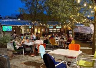 A Hillcrest Harbor for Couples or Digital Nomads - 8