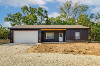 7 Mi to Lucas Oil Speedway! Home w/ Patio & Yard - 7