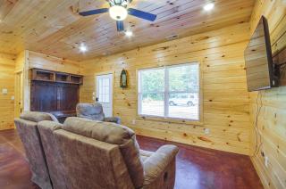 7 Mi to Lucas Oil Speedway! Home w/ Patio & Yard - 6