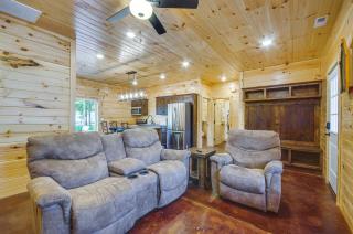 7 Mi to Lucas Oil Speedway! Home w/ Patio & Yard - 5