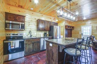 7 Mi to Lucas Oil Speedway! Home w/ Patio & Yard - 4