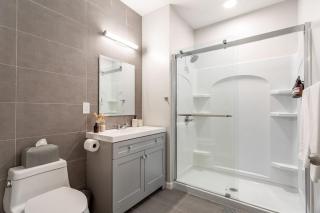 Stylish Yale Wooster Square Downtown Laundry - 5