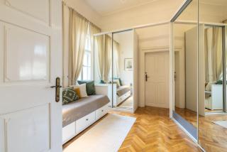 Large 110 m2 Apartment by The Old Town Square - 7