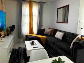 Stylish 1BR Midrand Pool, WiFi & Secure Parking - 7