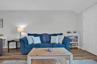 Gracious two bedroom just minutes to Middlebury! -  - 9
