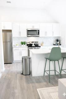 Spacious King 1BR by Wooster Square & Yale - 8