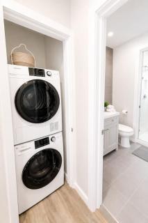 Elegant King Bed Suite - Walk to Yale - Premier Location - 3