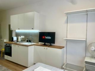 ADM Danube Cozy Apartment - TV, Coffee - 7