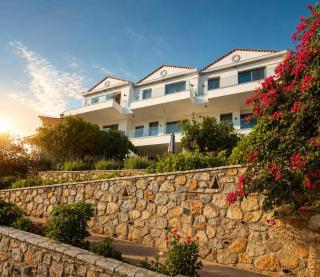 AQUA Trizonia Suites - 6