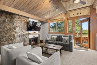Laurelwood Condominiums 111 - 4