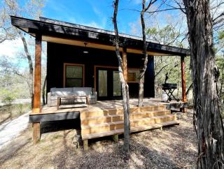 Dreamers Cozy Intimate Cabin Retreat - 4