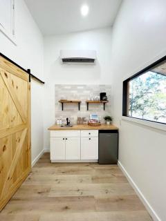 Dreamers Cozy Intimate Cabin Retreat - 5
