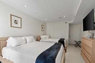 Amazing BahiaMar beachfront 2 steps from amenities - 0