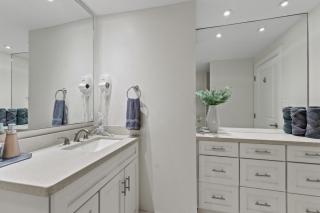 Amazing BahiaMar beachfront 2 steps from amenities - 8