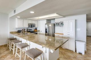 Beachfront, Stunning Views: Suntide III - Unit 403 - 6