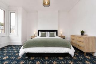 Contractor and Big Group Friendly 6BR 6 En-Suites with Free Parking - 6