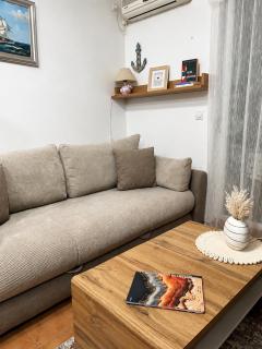 Leo Place - 8