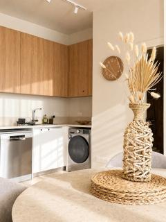 Avalon Gardens B203 - Designer Resort Apartment - 3