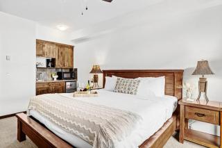 Glacier & Mountaineer Lodge - 6