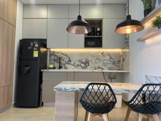 Sunset Studio, sea balcony, Piscina, 5-min Airport - 7
