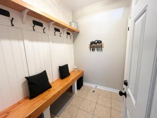 Northwinds Ridge - Luxury Blue Mountain Escape w Hot Tub - 3