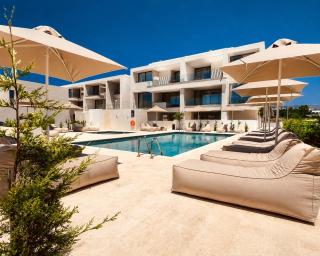 Avalon Gardens A202 - Designer Resort Apartment - 2