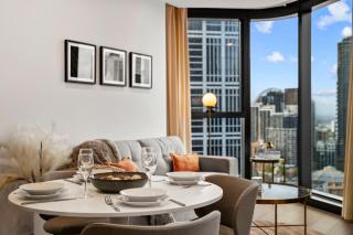 Luxury CBD Skyline Apartment - Pool, Gym & Sauna - 5