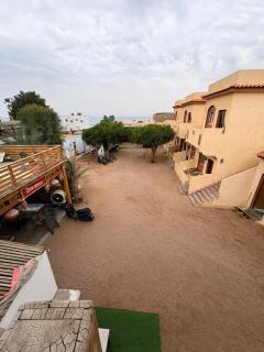 moonhouse - 3