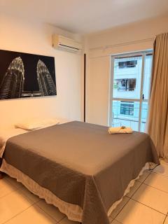 1 Quarto • 500m da Praia Central • Garagem - 0