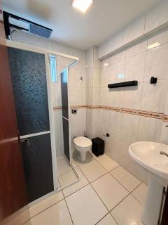 1 Quarto • 500m da Praia Central • Garagem - 2