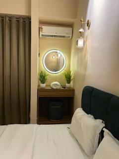 Comfort corner skyline plaza near Medanta hospital - 2