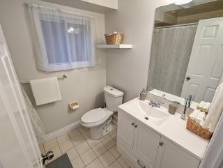 1BDR with Parking near Niagara Falls and Wineries - 8