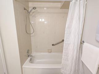 1BDR with Parking near Niagara Falls and Wineries - 1
