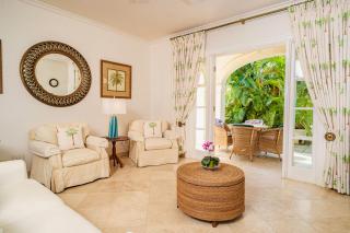 Beachfront Retreat with Pool: Schooner Bay 112 - 9