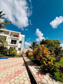 Palm Paradise - 7