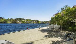 Stunning Waterfront House with Fireplaces, Sea View & private dock - 9